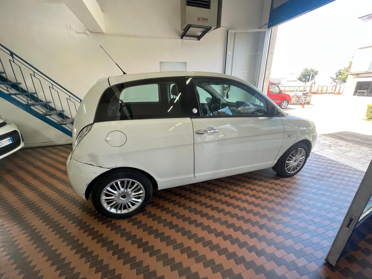 Lancia Ypsilon 1.4 Ecochic GPL