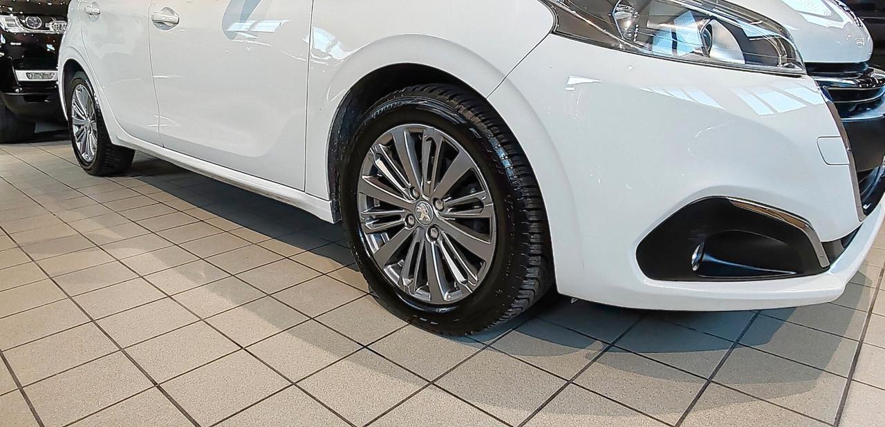 Peugeot 208 PureTech 82 5 porte Allure