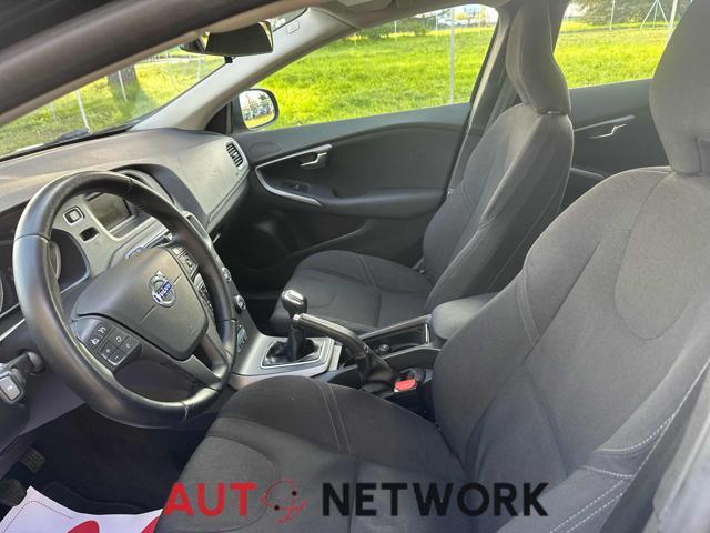 VOLVO V40 D2 1.6 Momentum