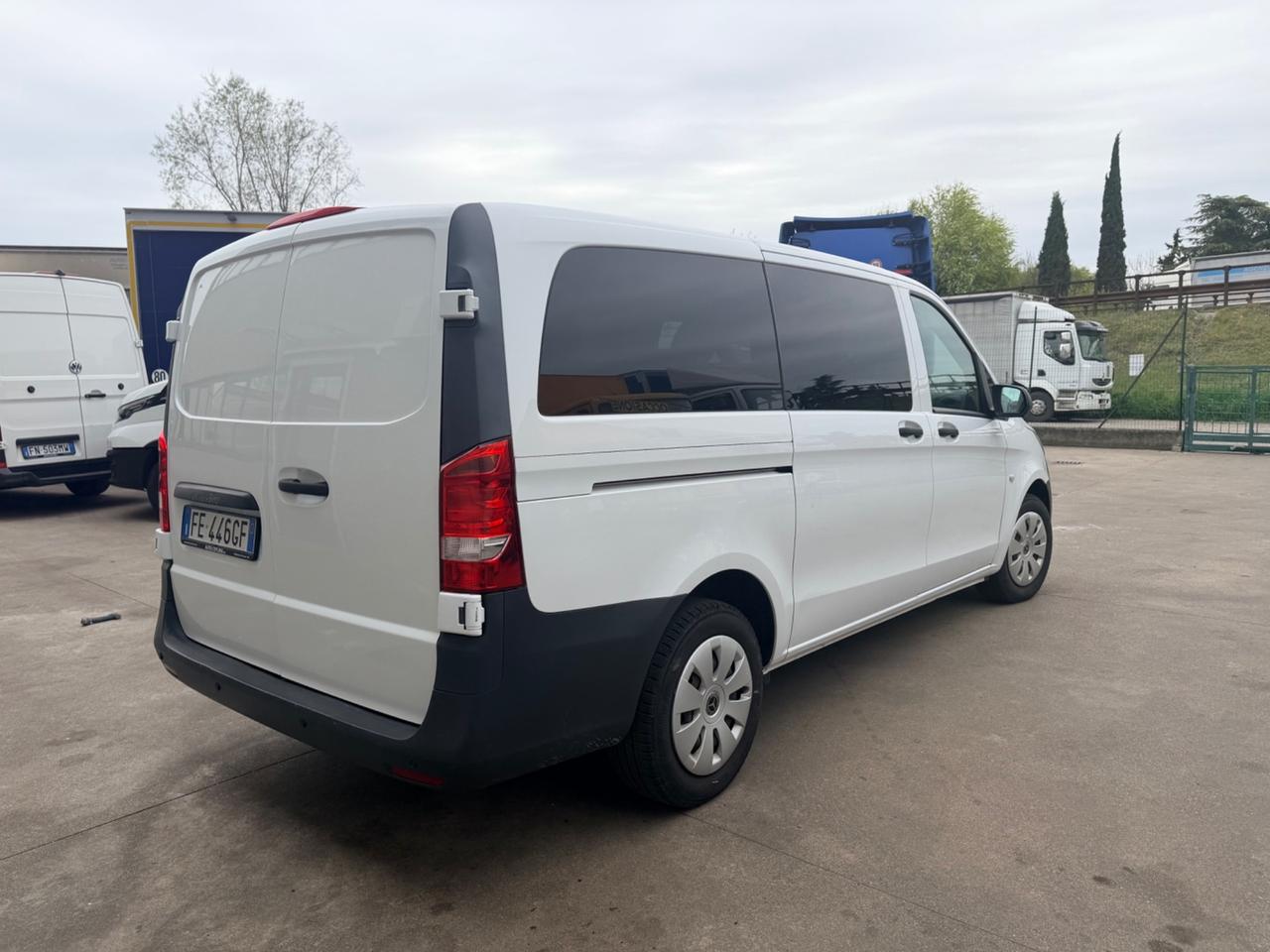 Mercedes Benz Vito 114 Mixto 5 posti