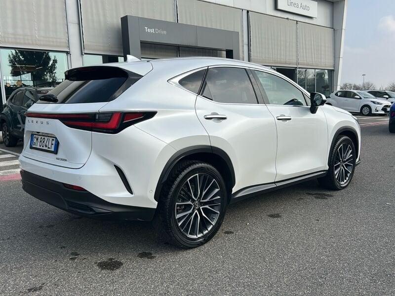 Lexus NX Hybrid Luxury 4WD