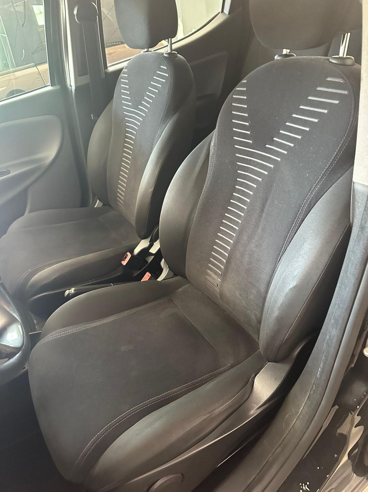 Lancia Ypsilon 1.2 benz ok neopatentati