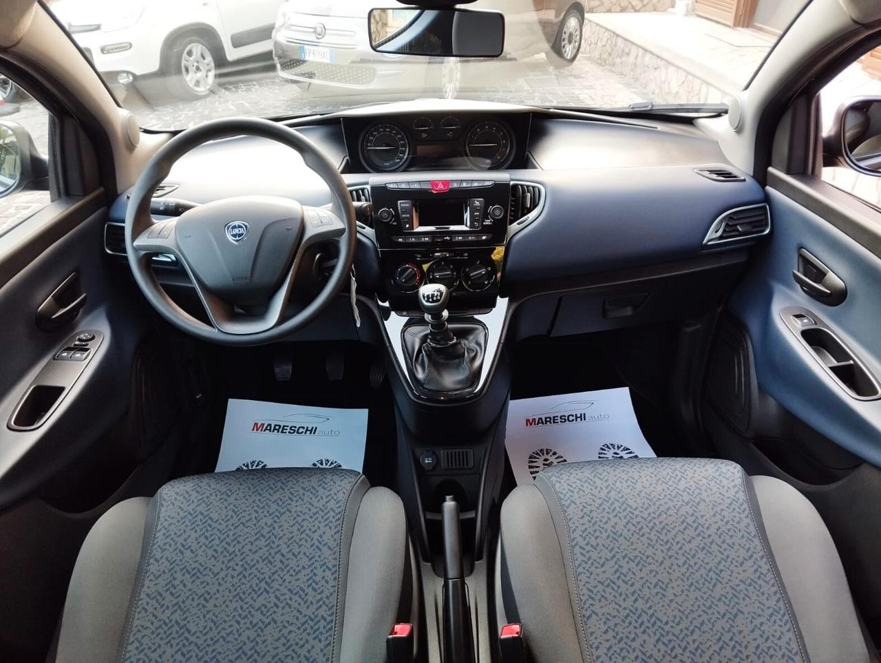 Lancia Ypsilon 1.0 FireFly 5 porte S&S Hybrid !!!