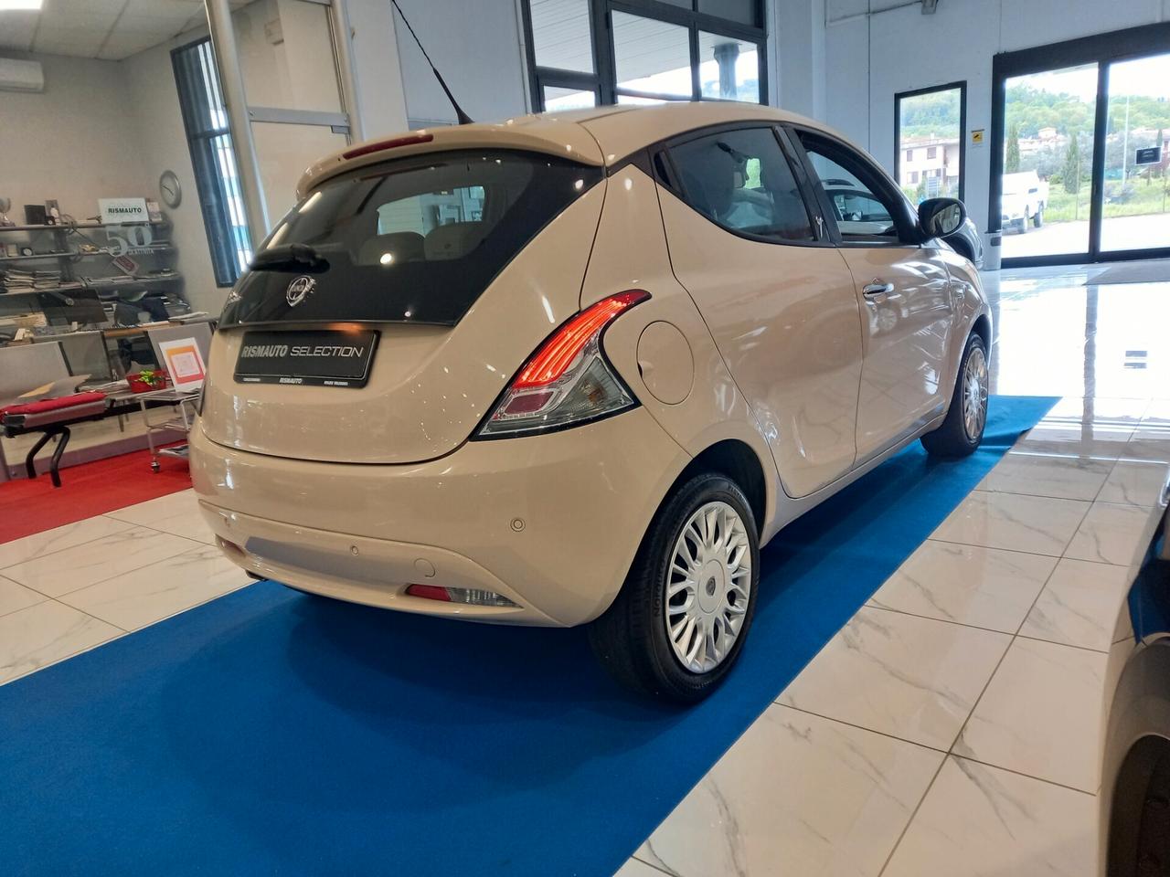 Lancia Ypsilon 1.2 69 CV 5 porte 77000 km Neopatentati