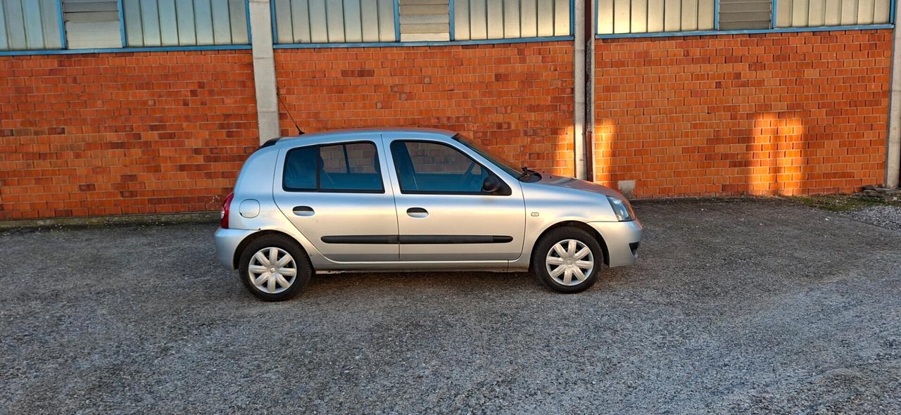 RENAULT CLIO 1.2 5 PORTE X NEOPATENTATI KM 120000