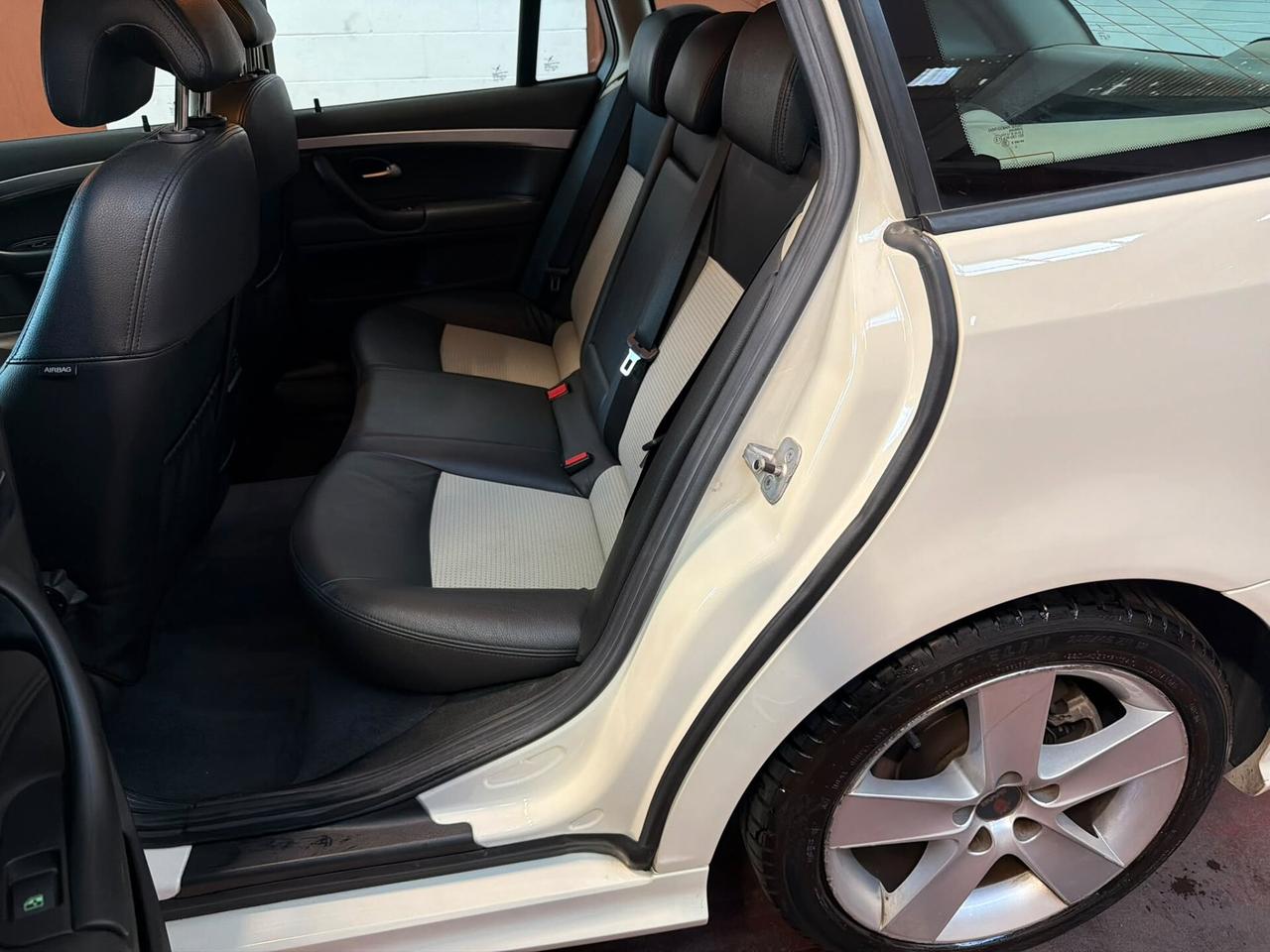 Saab 9-3 SportHatch 1.9 TiD 16V DPF Vector