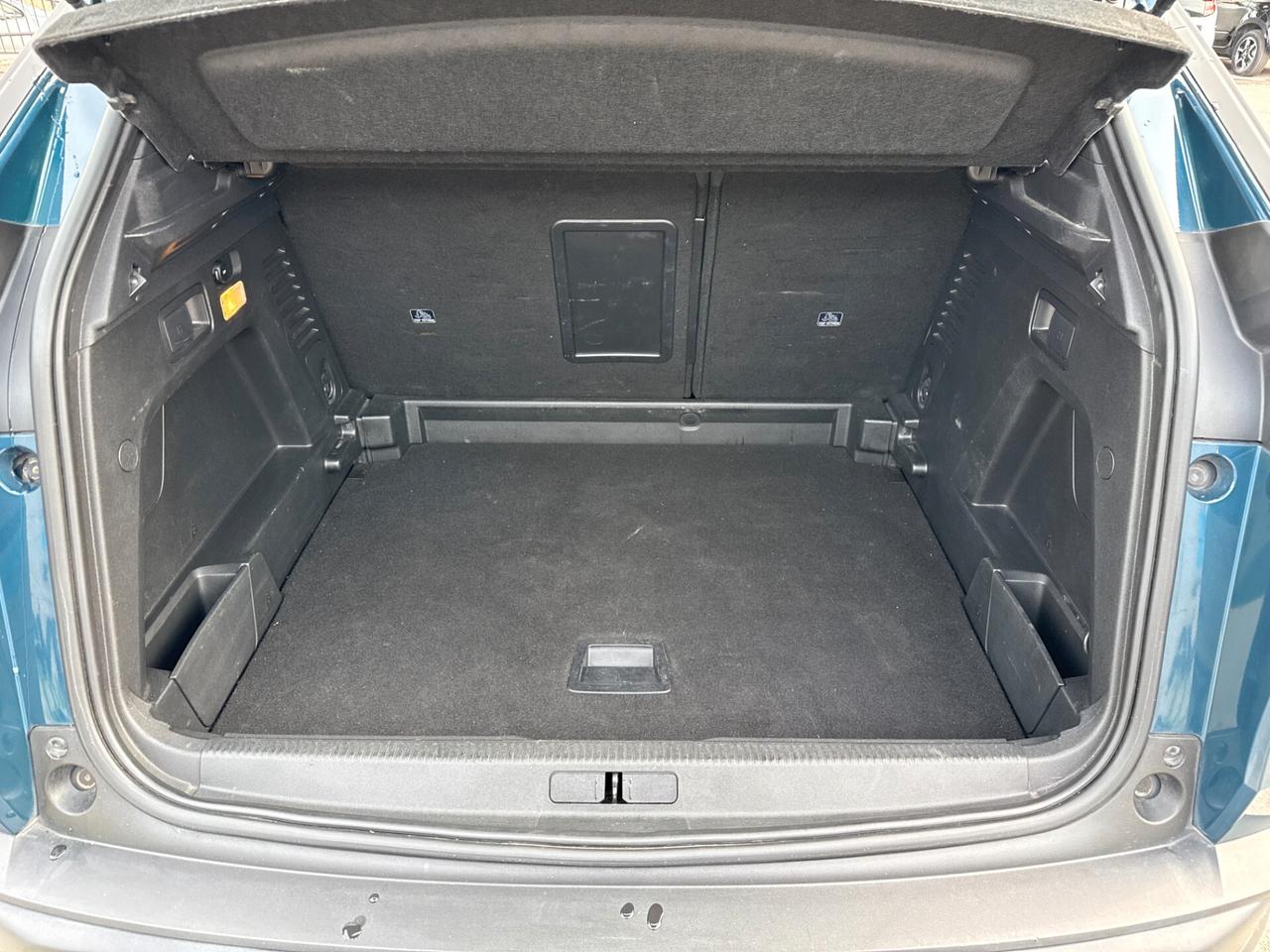 Peugeot 3008 BlueHDi 130 EAT8 Allure Pack