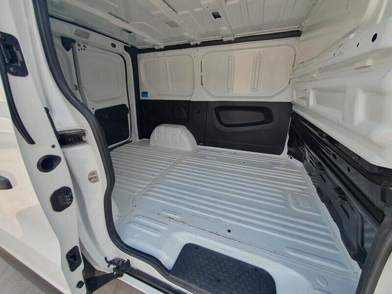 NISSAN NEW Primastar 29 2.0 dCi 110CV S&S L1H1 PDC