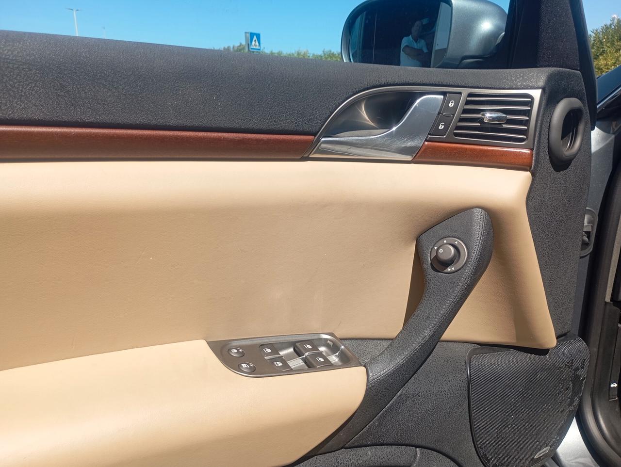Lancia Thesis 2.4 JTD Emblema