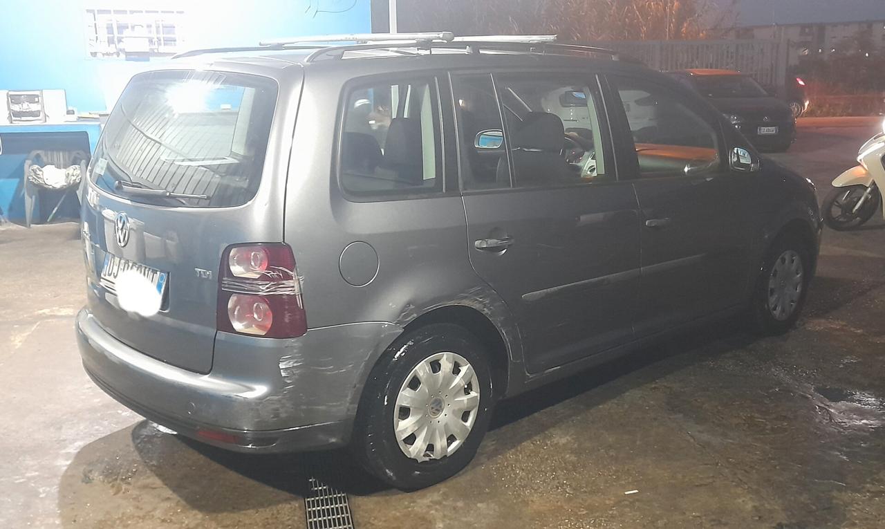 Volkswagen Touran 1.9 TDI 105CV 7 POSTI