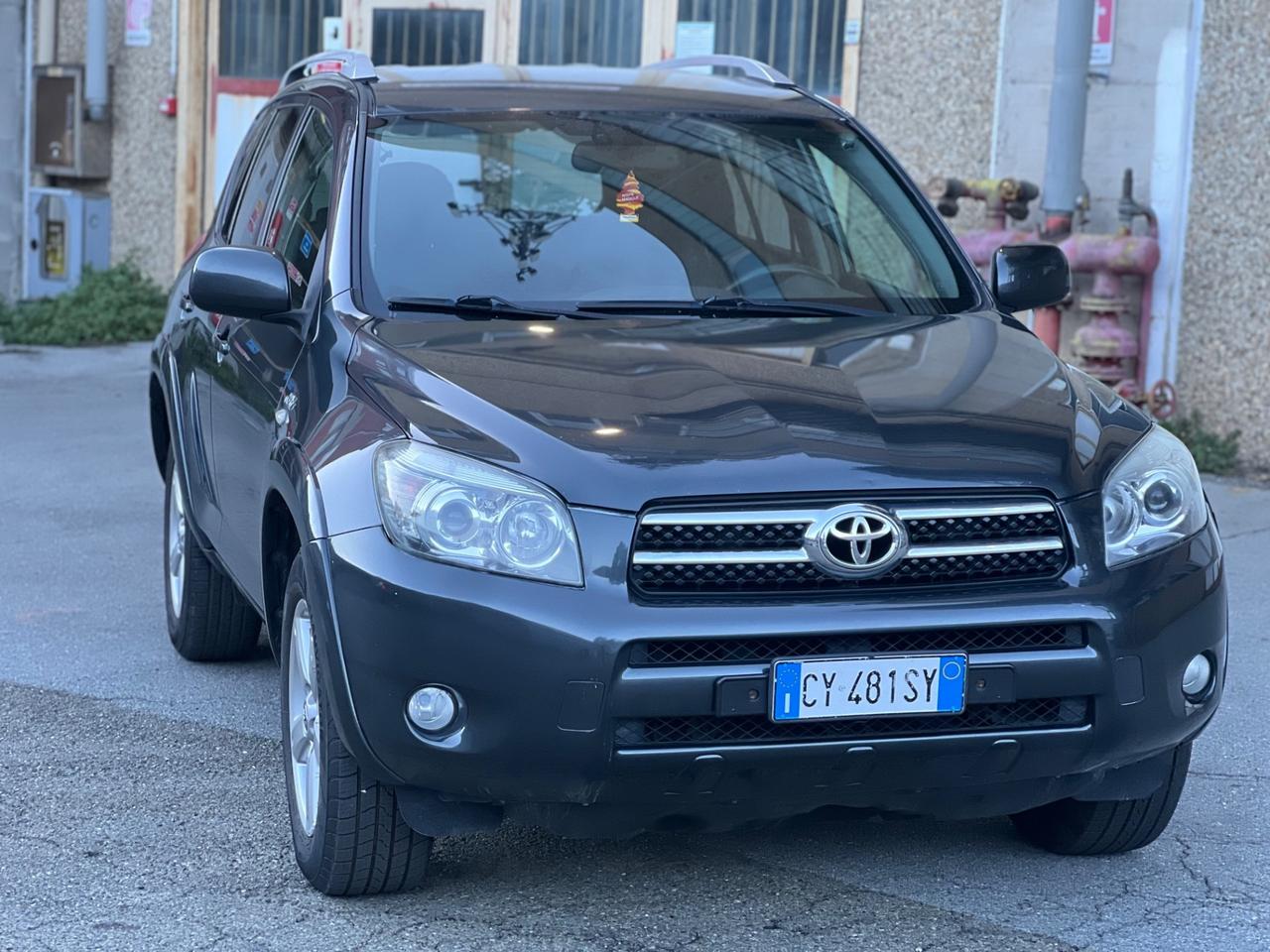 Toyota RAV 4 RAV4 2.2 D-4D 136 CV Sol 4x4 super accessoriata