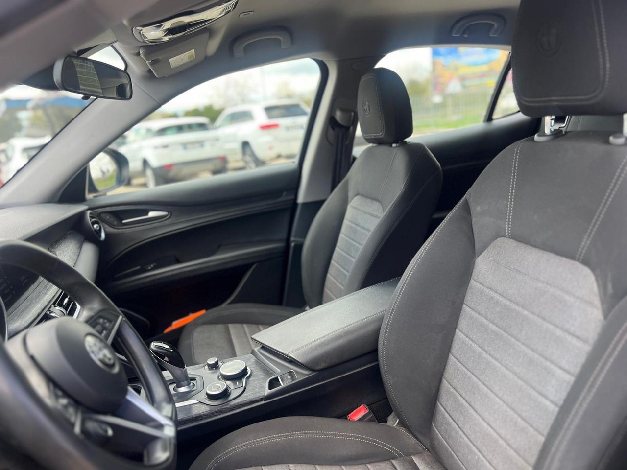 Alfa Romeo Stelvio 2.2 Turbodiesel 160 CV AT8 RWD Business