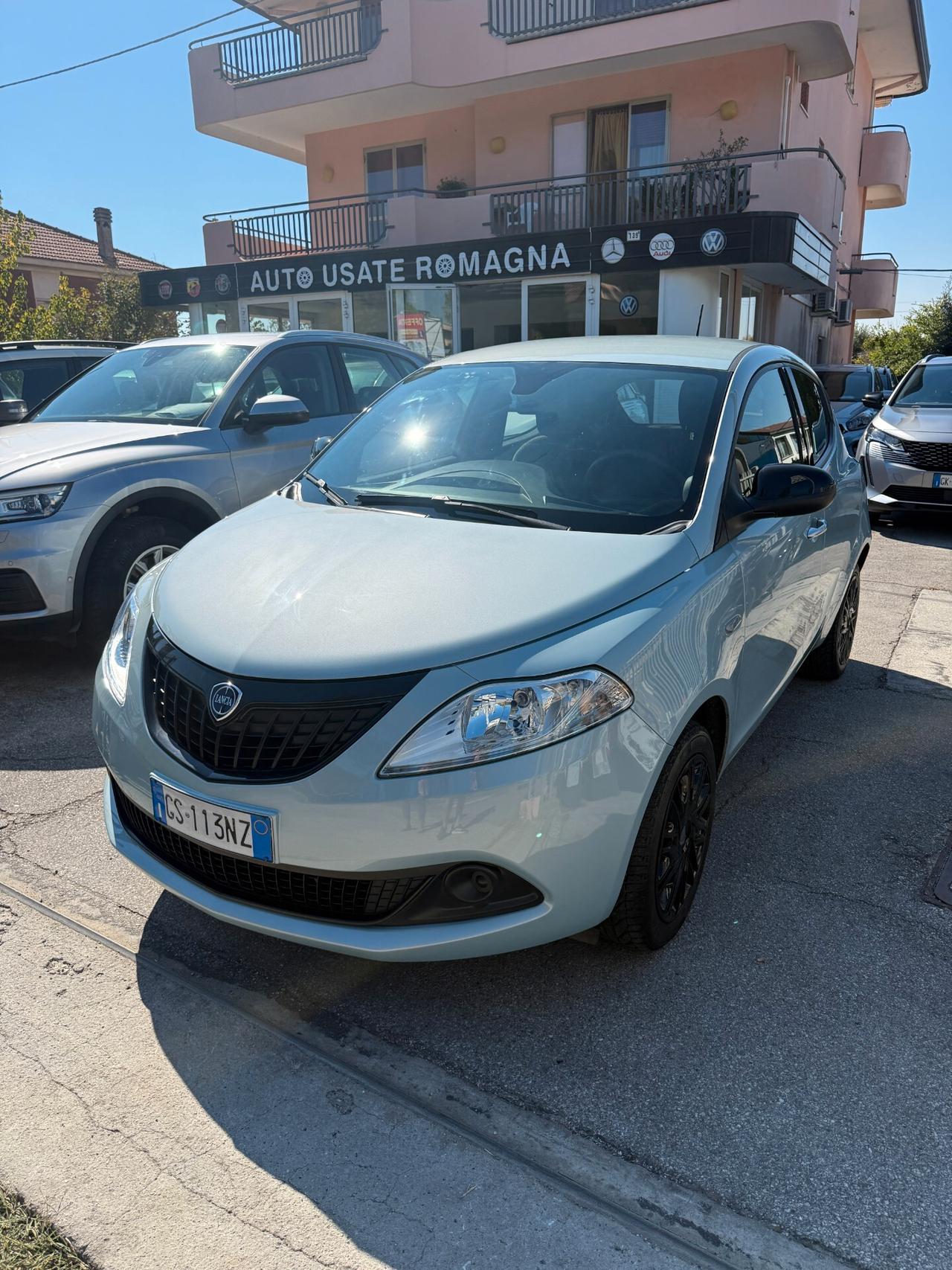 Lancia Ypsilon 1.0 FireFly 5 porte S&S Hybrid Silver NESSUN VINCOLO