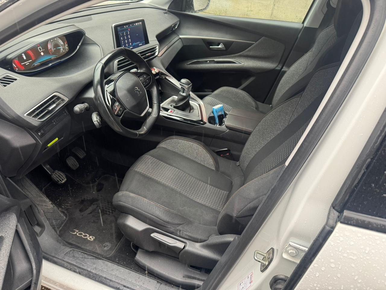 Peugeot 3008 1.6 HDI SOLO 105000KM
