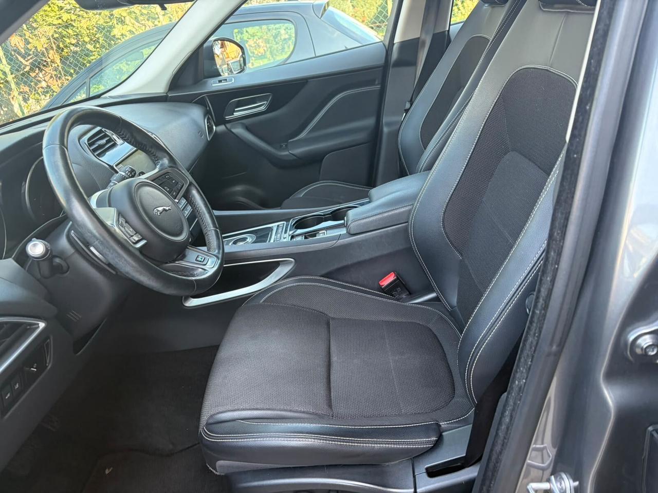 Jaguar F-Pace 2.0 D 180 CV AWD aut. R-Sport