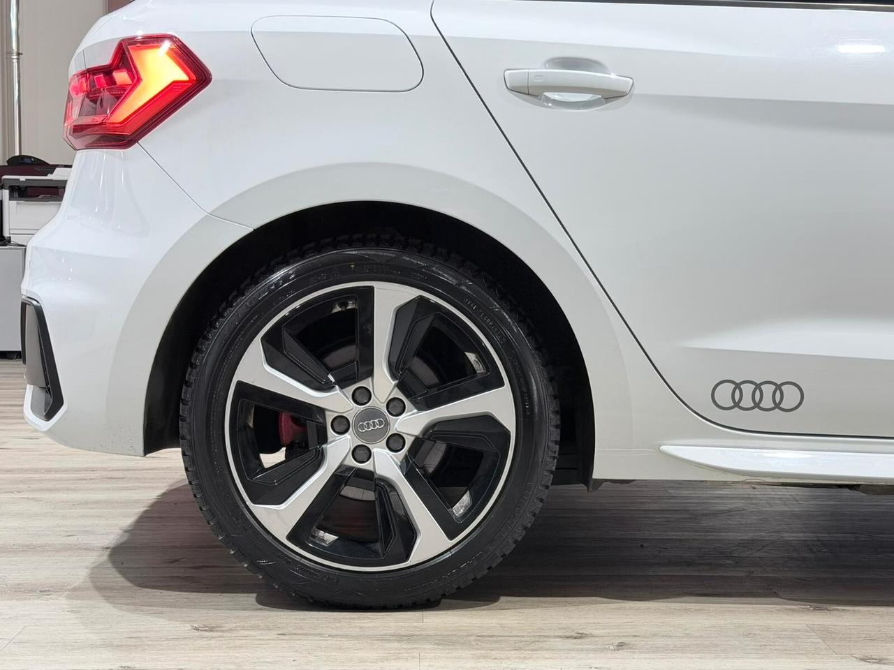 AUDI A1 SPB 40 2.0tfsi 200cv S-LINE S-TRONIC