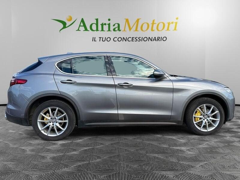 Alfa Romeo Stelvio 2.2 Turbo Diesel 210CV AT8 Q4 Super