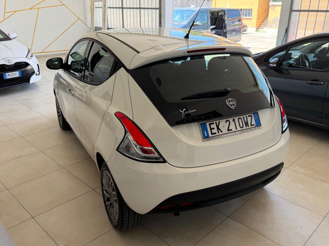 Lancia Ypsilon 1.2 69 CV 5 porte GPL Ecochic Platinum
