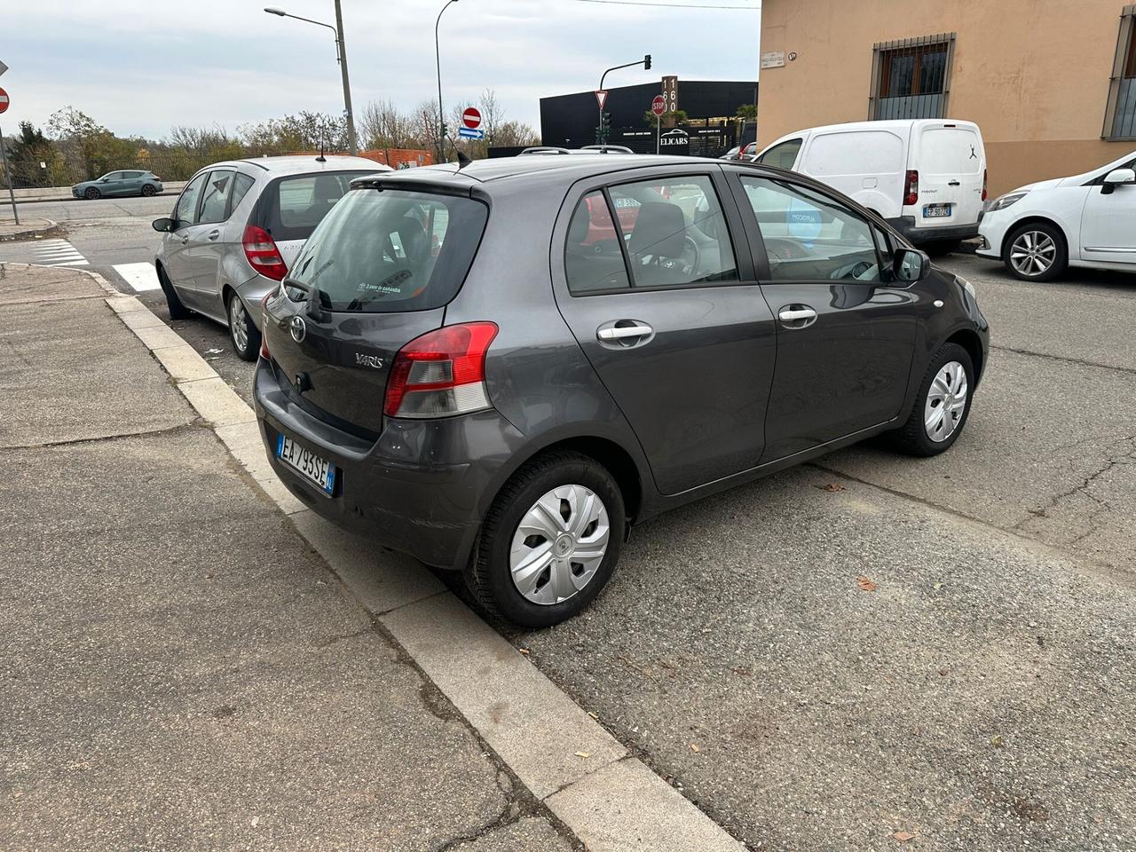 Toyota Yaris 1.0 5 porte Sol