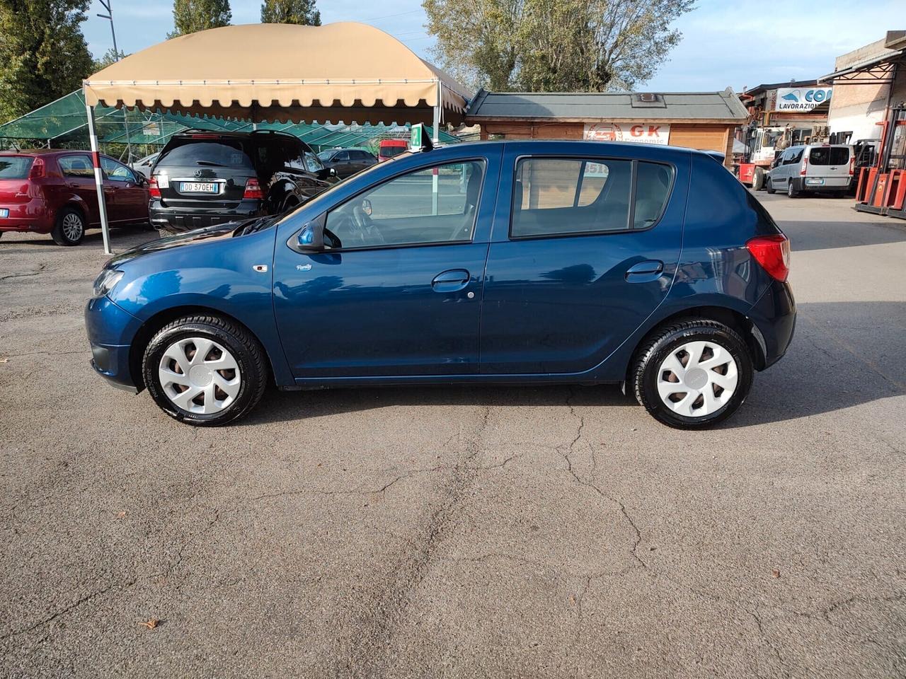 Dacia Sandero 0.9 TCe 12V T-GPL 90 Start&Stop SS Lauréate Family
