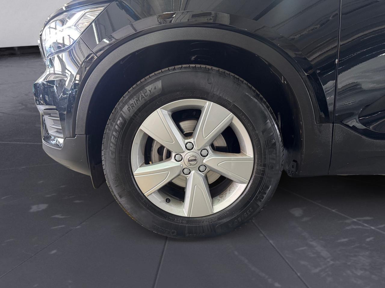 VOLVO XC40 1.5 t2 Momentum Core IVA ESPOSTA
