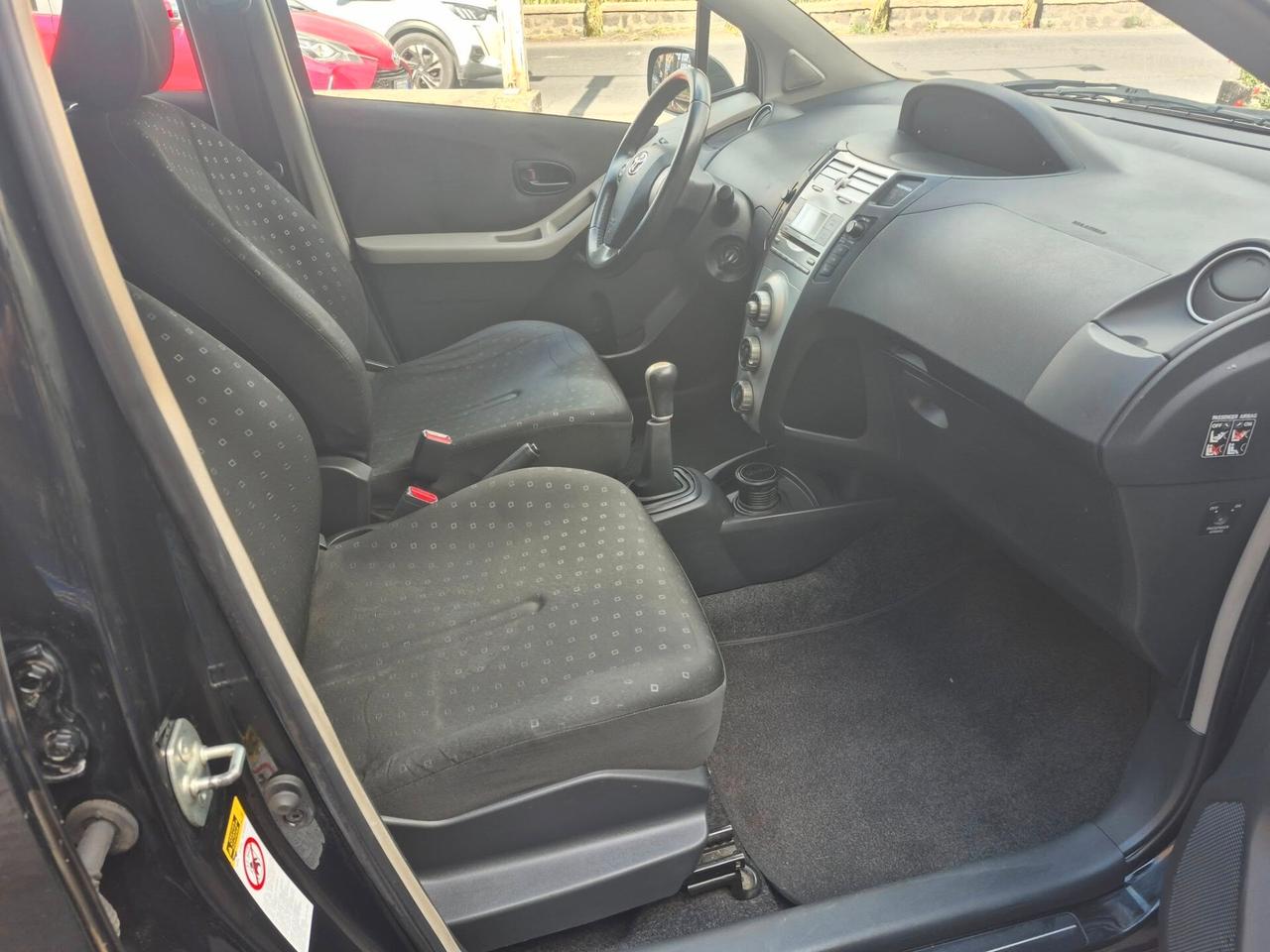 Toyota Yaris 1.0 5 porte Sol