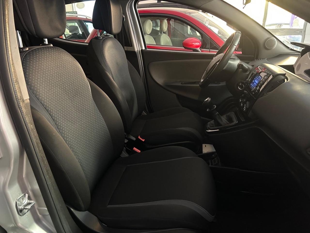 Lancia Ypsilon 0.9 B/M TwinAir Ecochic