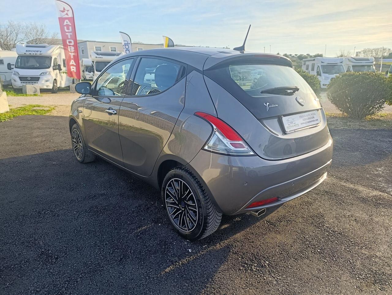 Lancia Ypsilon III 1.0 firefly hybrid Gold s&s 70cv