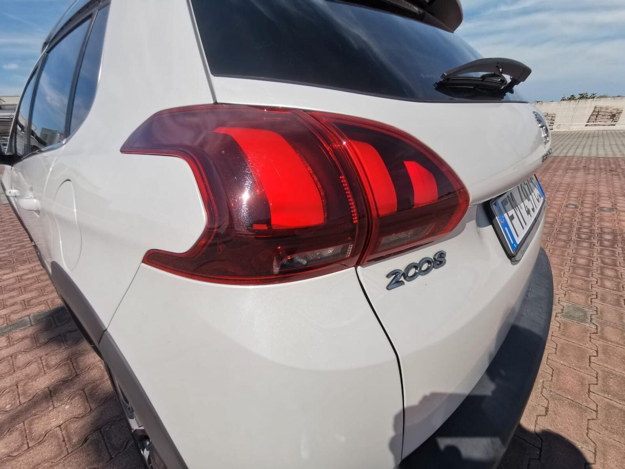 Peugeot 2008 BlueHDi 100 Allure 2017 NAV/RETROC.