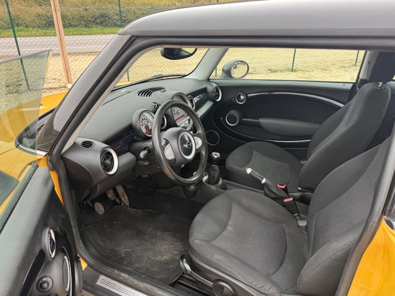 Mini 1.6 16V Cooper Diesel 190.000 PERMUTE