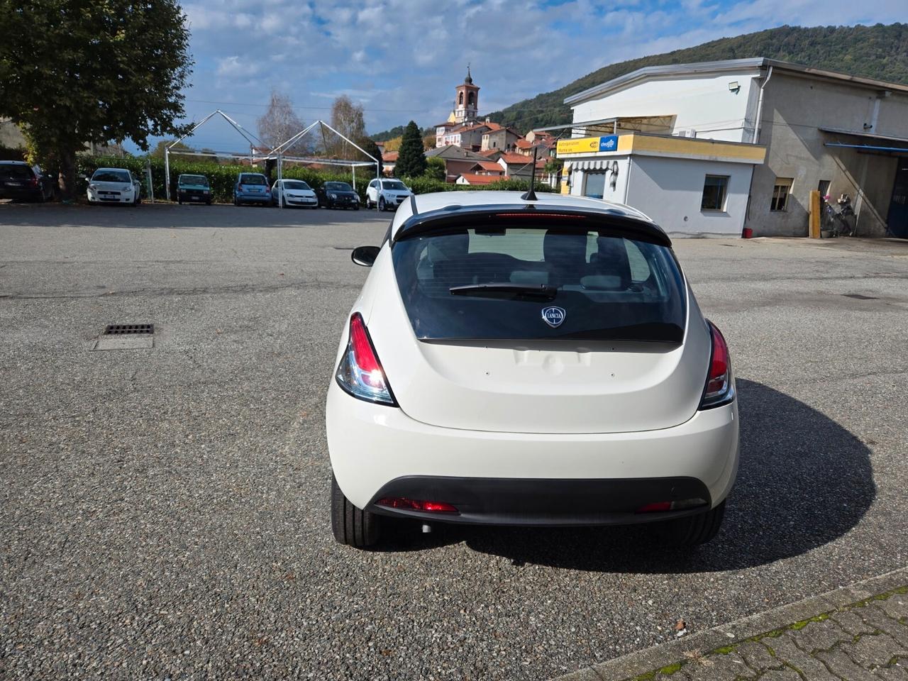 Lancia Ypsilon 1.0 FireFly 5 porte S&S Hybrid