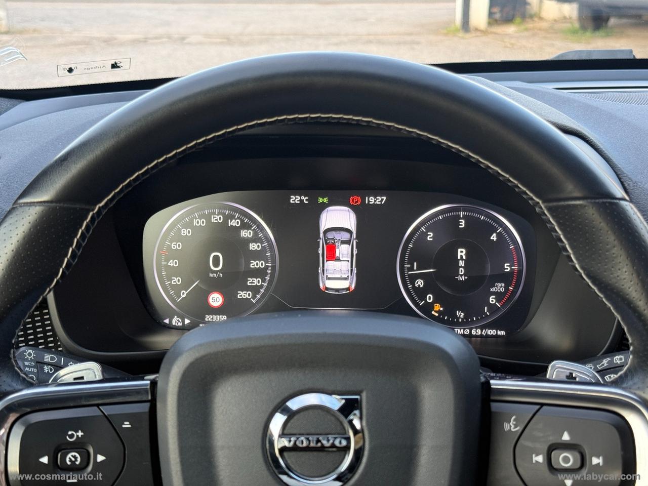 VOLVO XC40 D3 AWD Geartronic R-design N1 TETTO/GANCIO