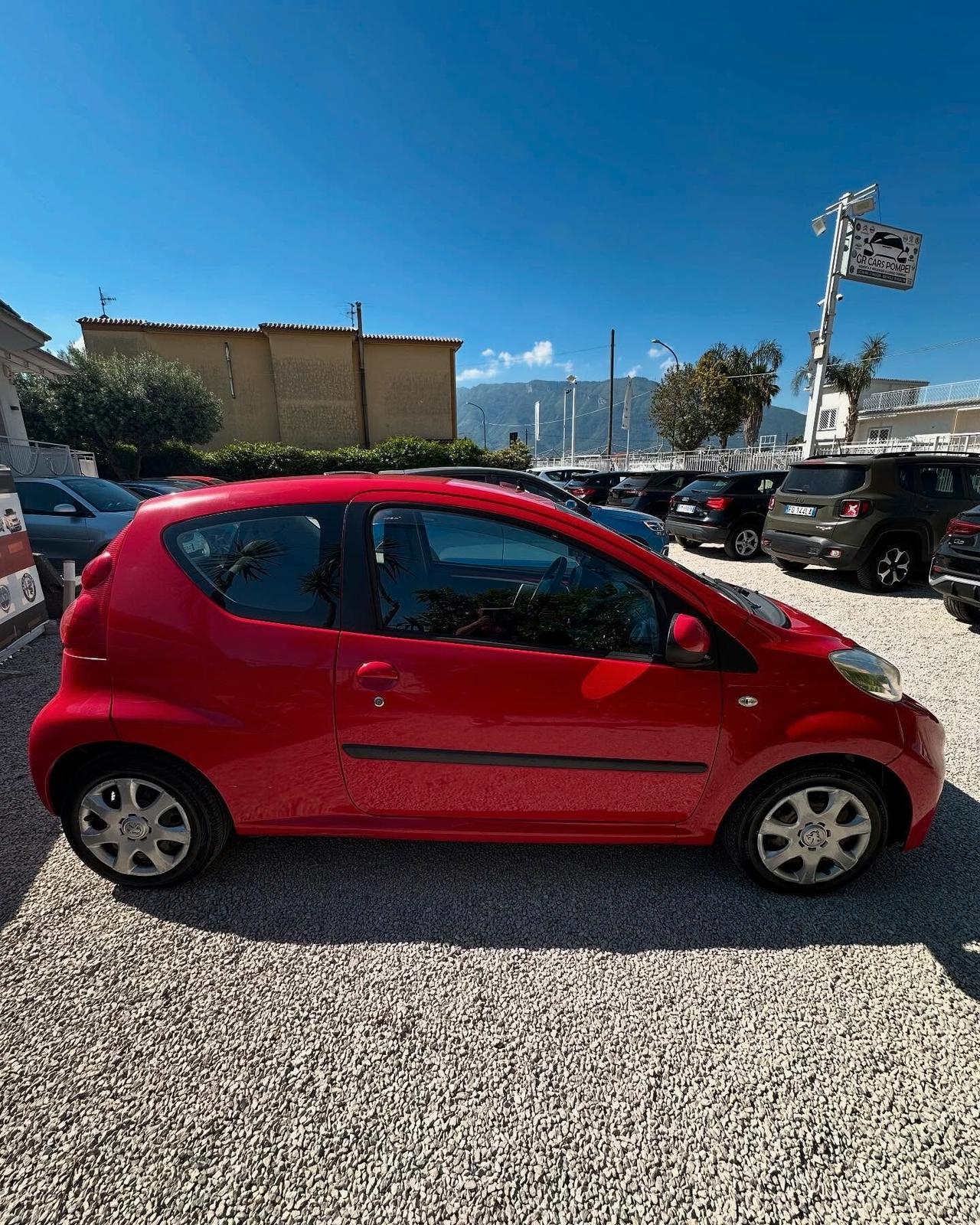 Peugeot 107 1.0 68CV 3p. Sweet Years 2Tronic
