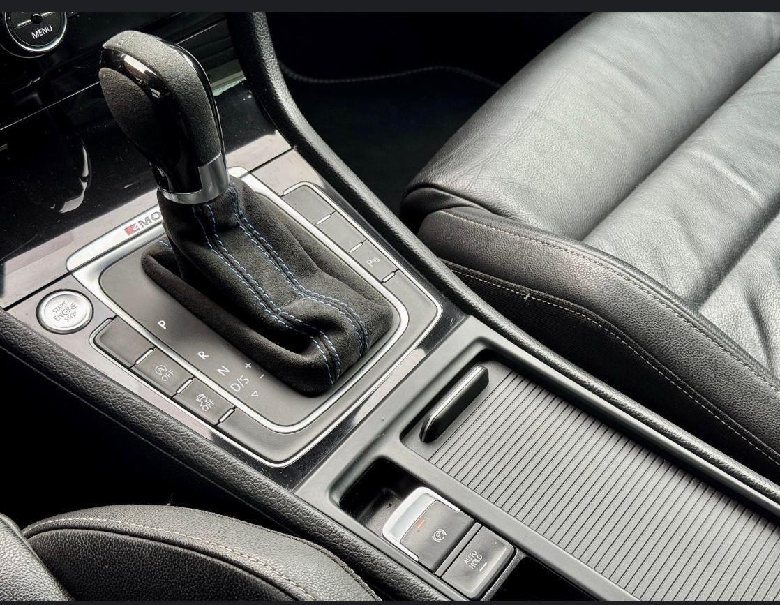 Volkswagen Golf Variant R 2.0 DSG - 300 CV