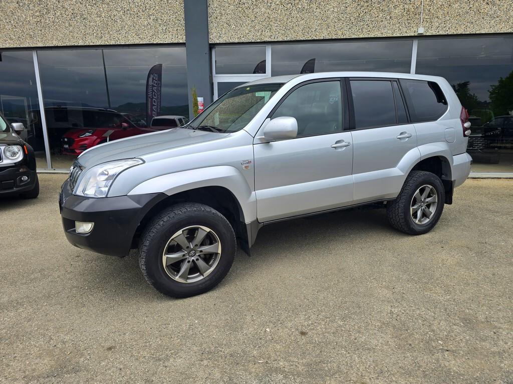 Toyota Land Cruiser 3.0 D-4D WAGON 8 POSTI