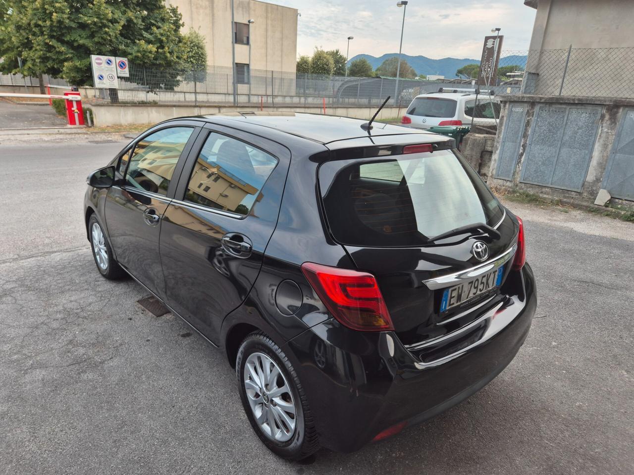 Toyota Yaris 1.0 5 porte Lounge POCHISSIMI KM!!!!!!!
