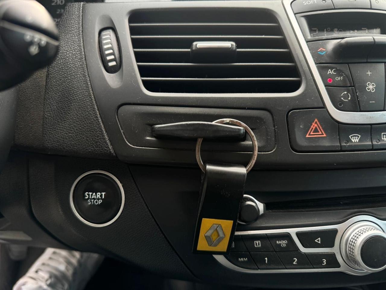 Renault Laguna 2.0 dCi SW 2010 GANCIO TRAINO