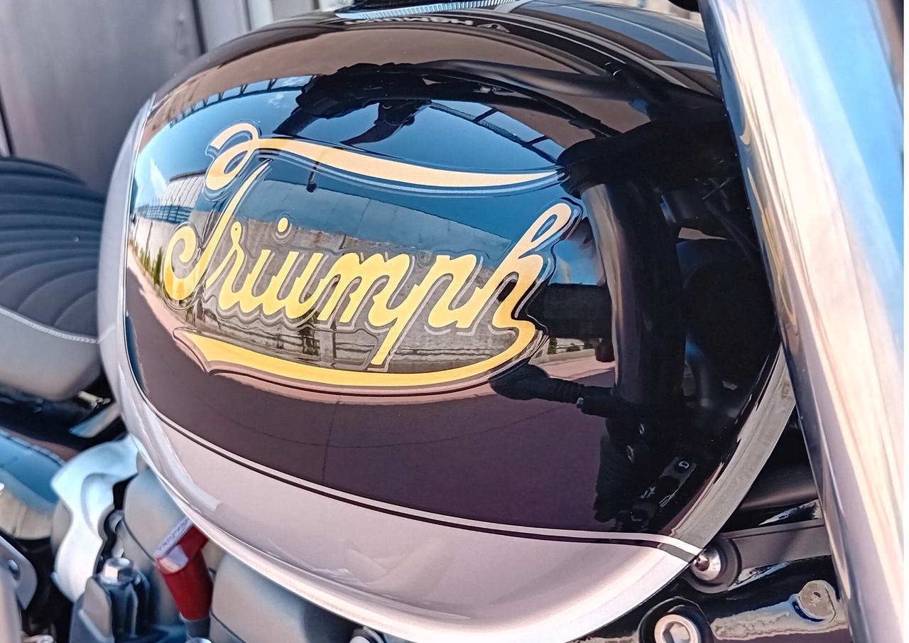 Triumph Scrambler 900 ICON EDITION