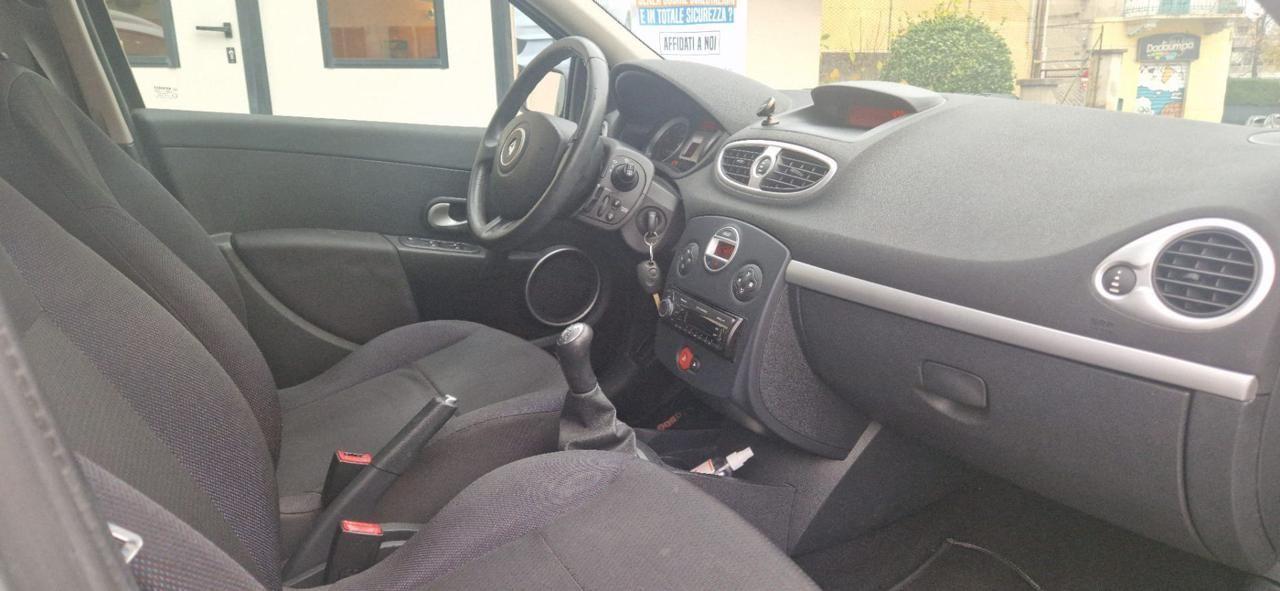 RENAULT Clio 1.2 16V 5 porte Le Iene