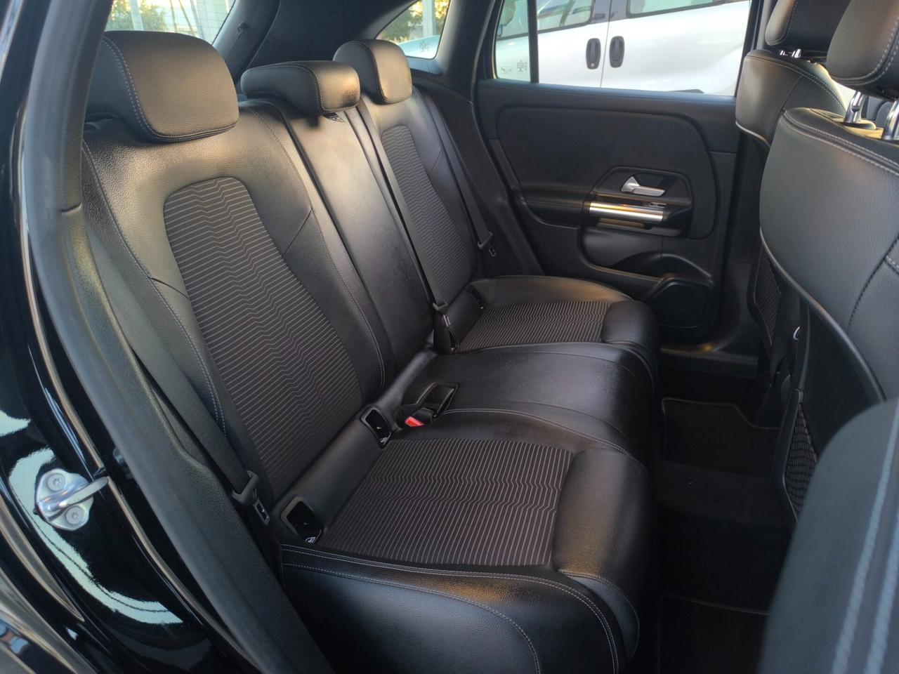 MERCEDES GLA SPORT PLUS 180cdi 09/2022 MOTORE 2.0 MERCEDES
