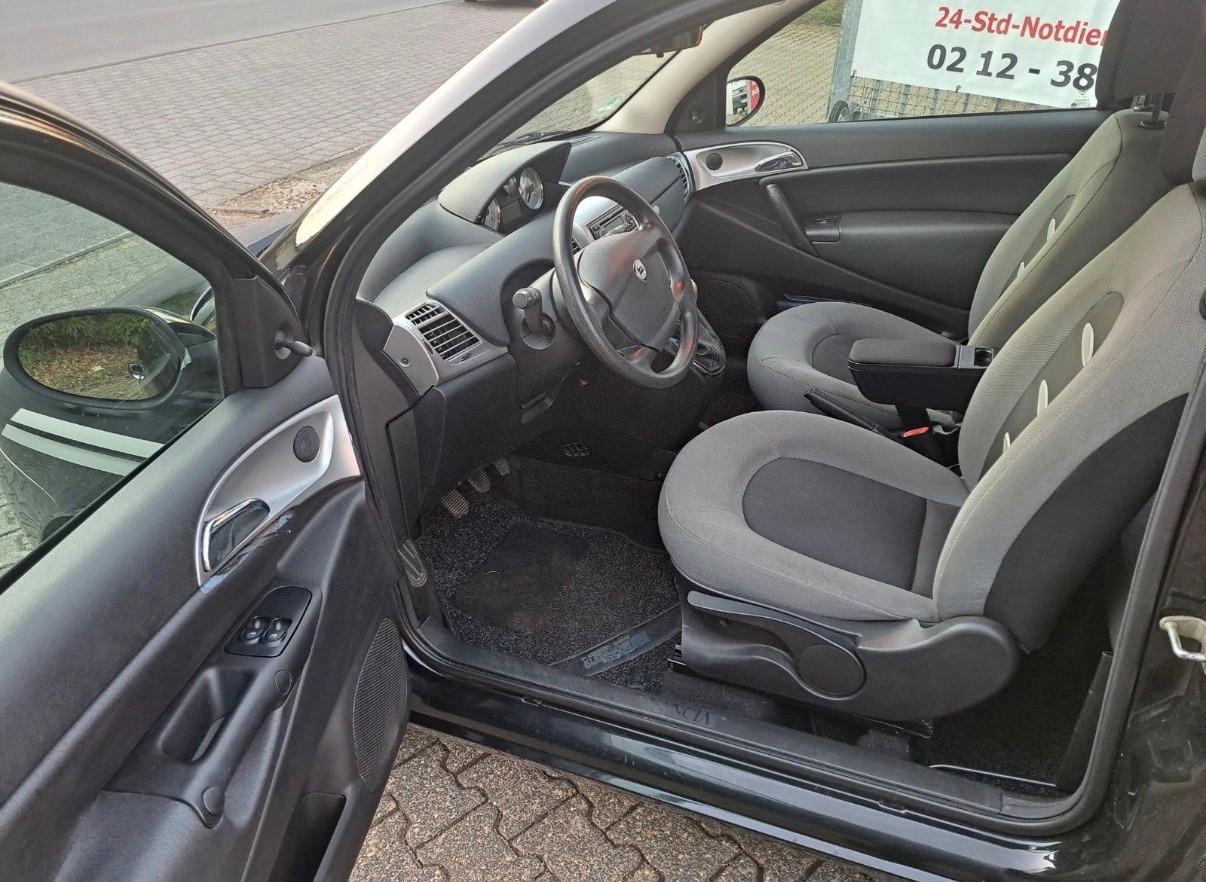 Lancia Ypsilon 1.4 16V Platino