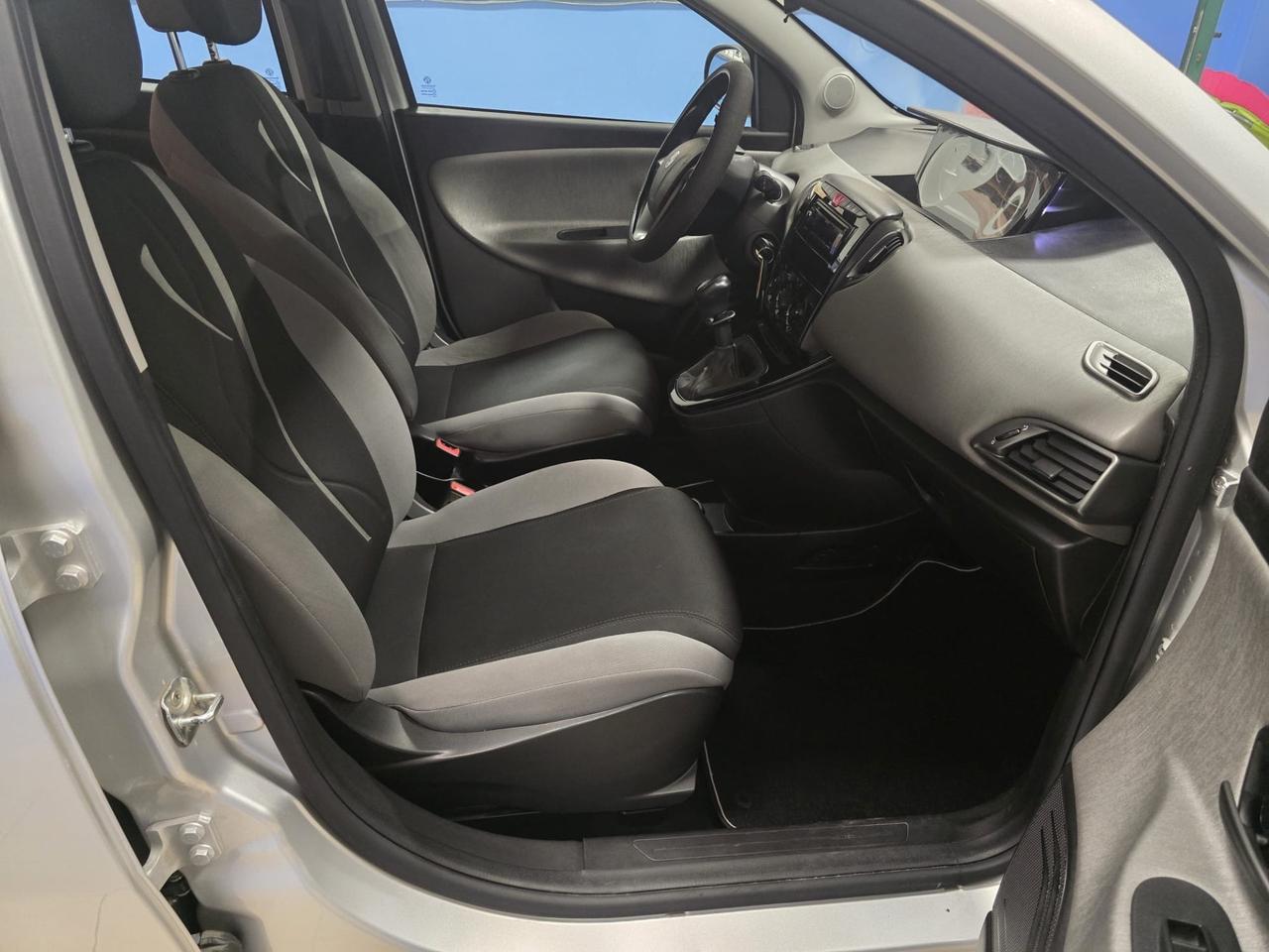 Lancia Ypsilon 0.9 TwinAir 85 CV 5 porte Metano Ecochic Gold