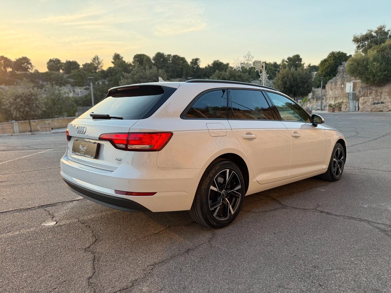 Audi A4 Avant/2.0 TDI 150 CV/NAVI/LED/CERCHI 17"
