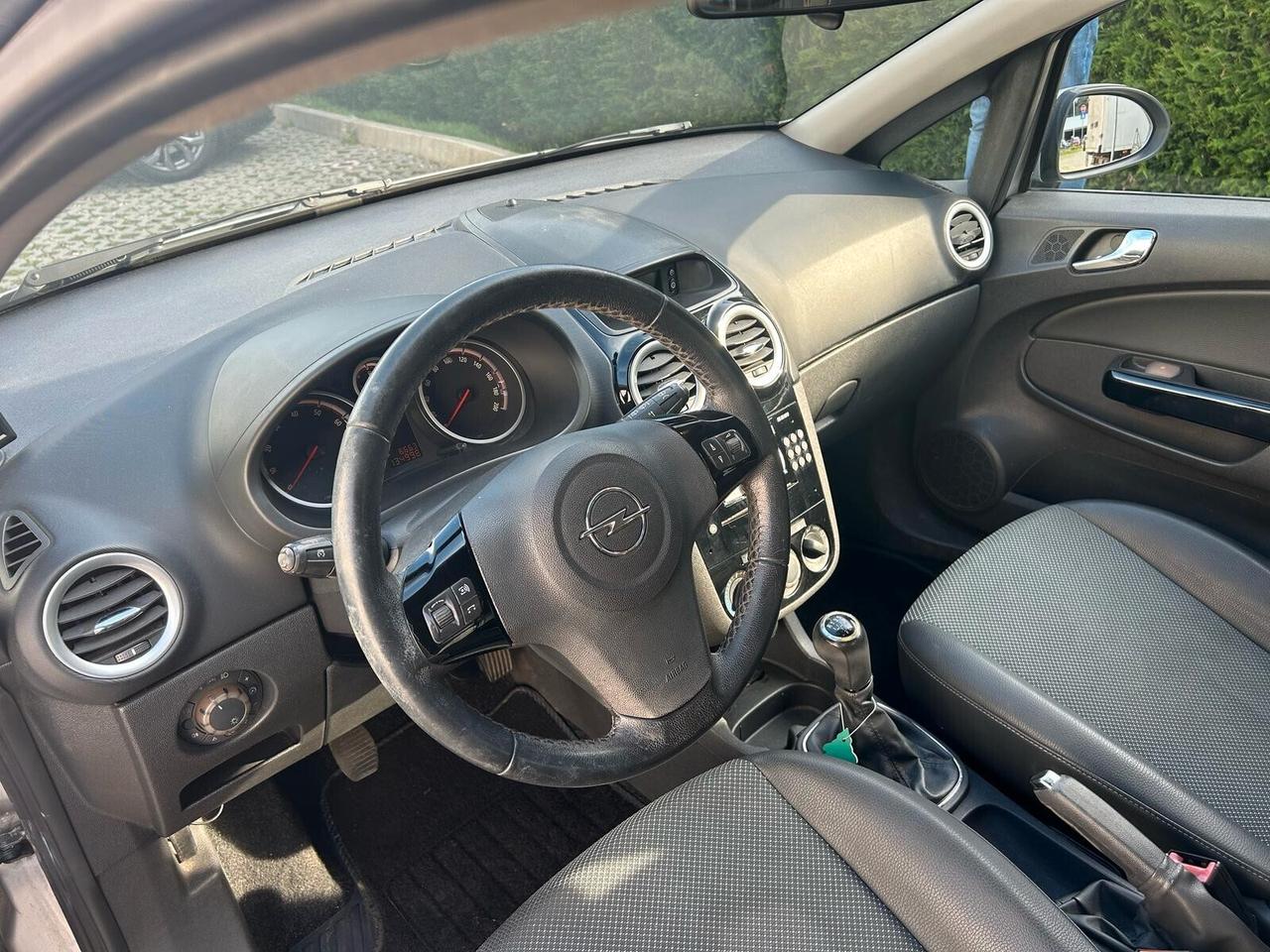 Opel Corsa 1.2 5 porte Cosmo