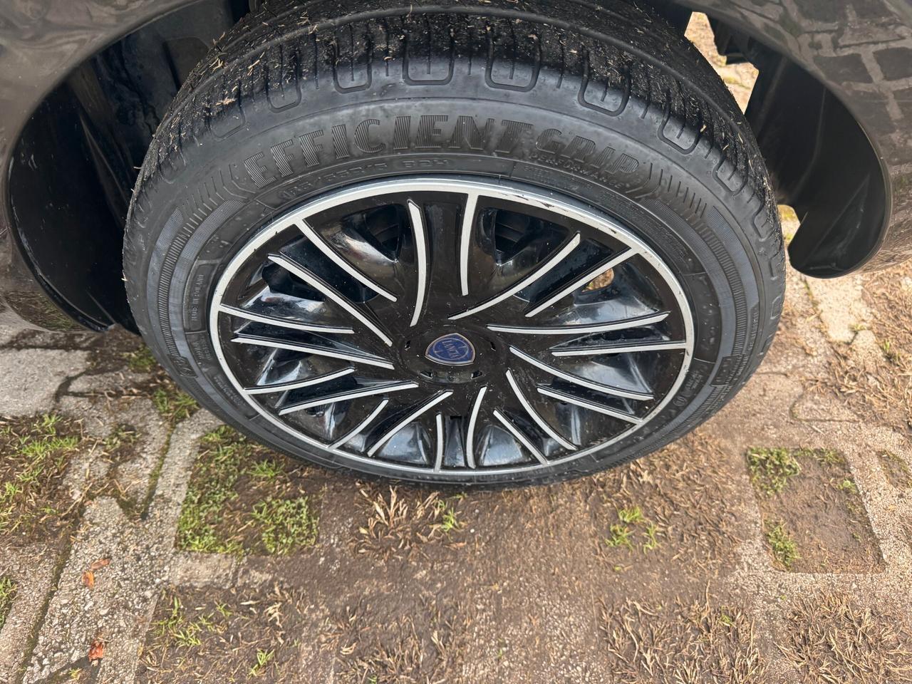 Lancia Ypsilon 1.0 FireFly 5 porte S&S Hybrid Ecochic Gold