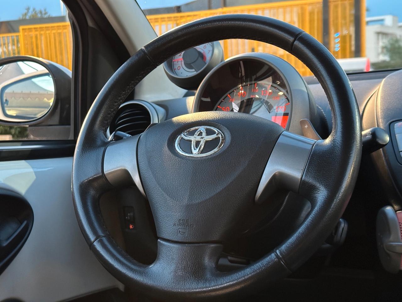 TOYOTA Aygo 1.0 VVT-i 5 porte Lounge Connect M-MT