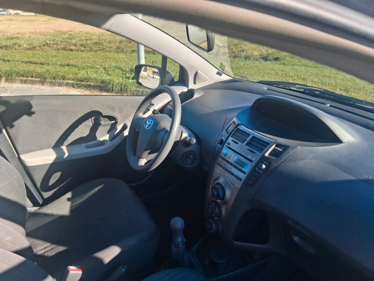 Toyota Yaris 1.0 5 porte Sol