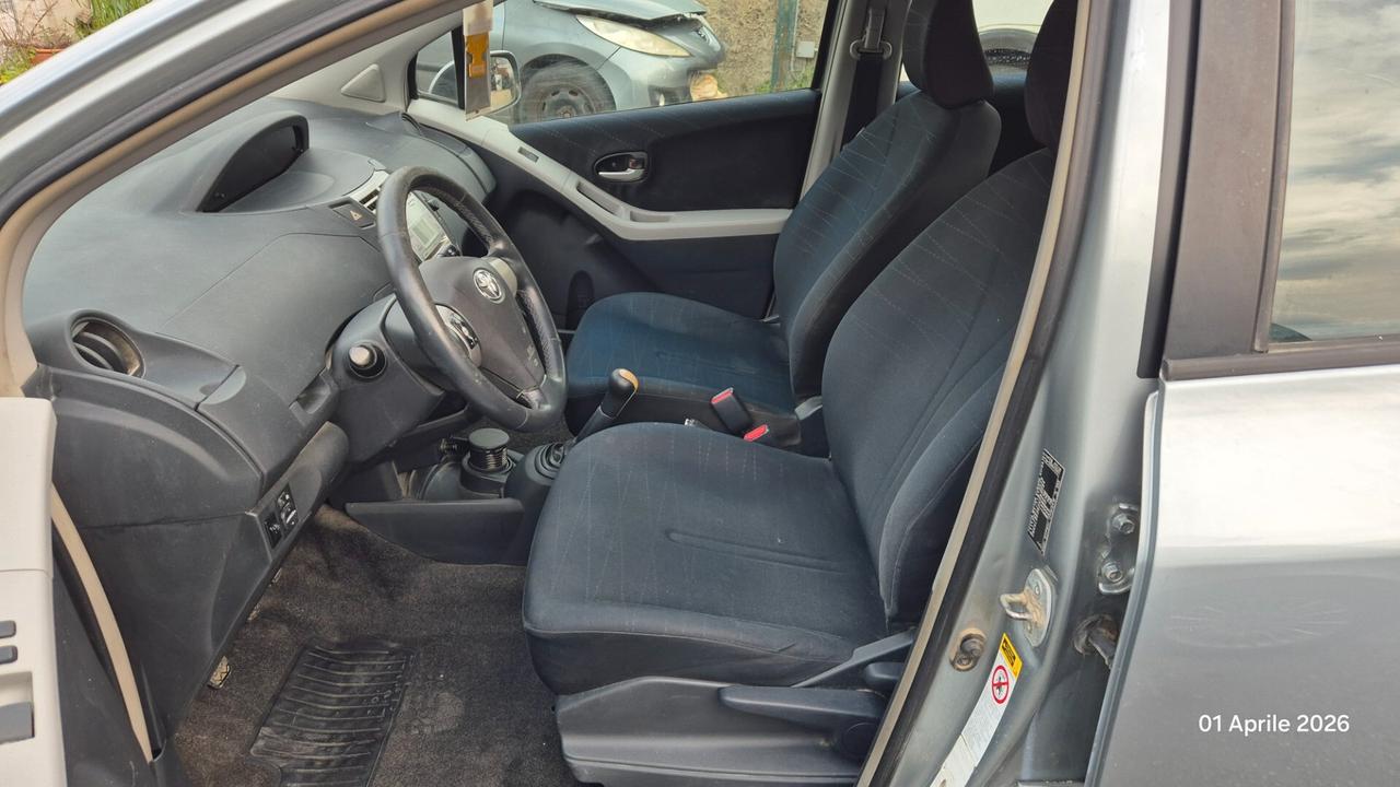 Toyota Yaris 1.3 5 porte Luna
