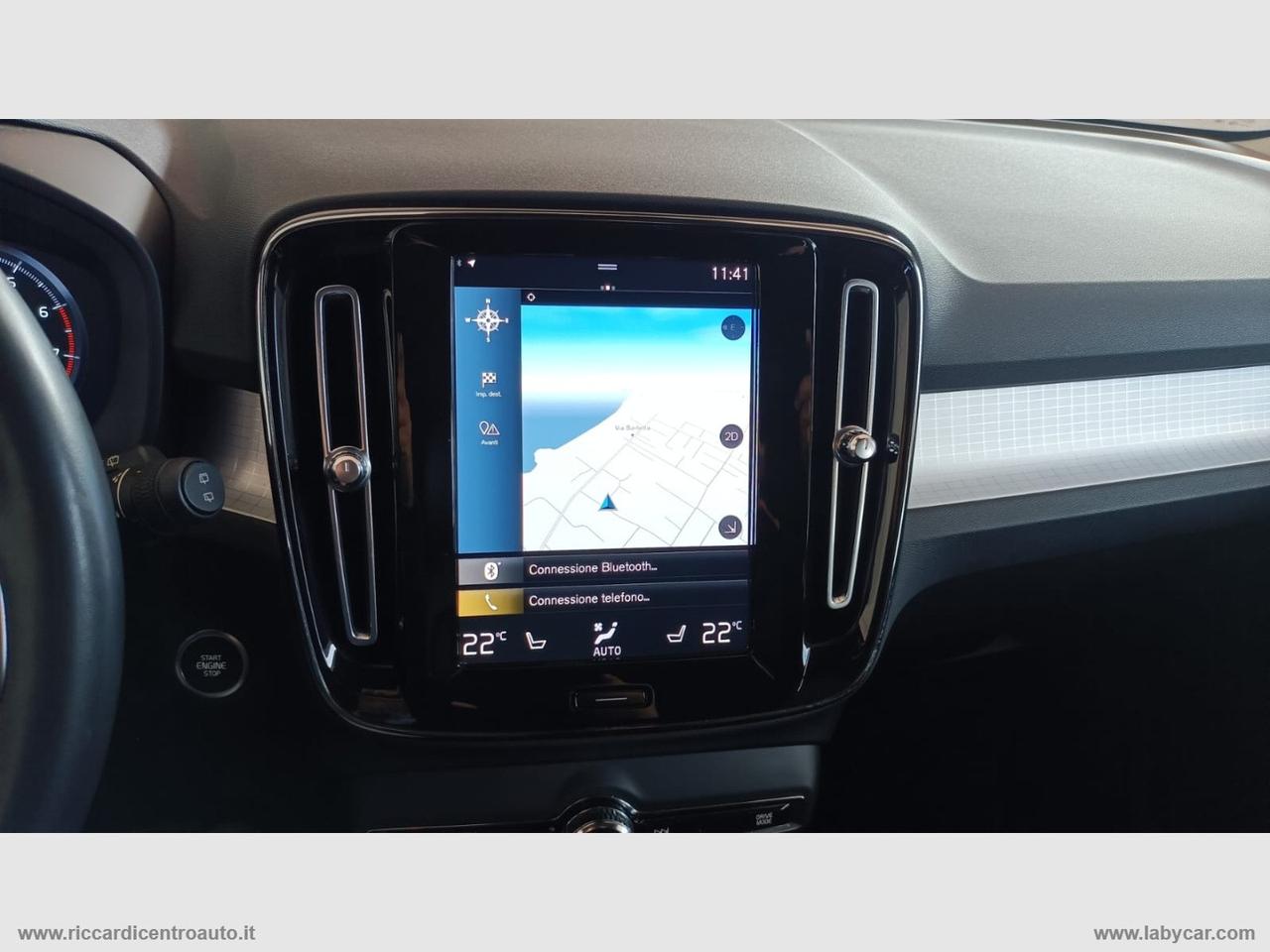 VOLVO XC40 B4 AWD Geartronic Momentum Pro