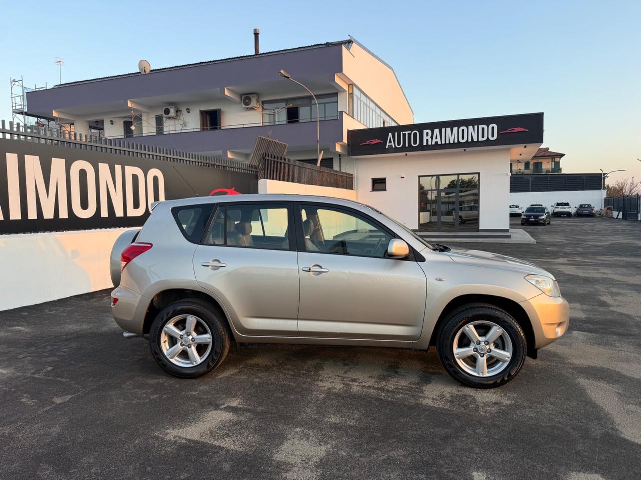 Toyota RAV 4 2.0 Benzina 152 Cv Automatica
